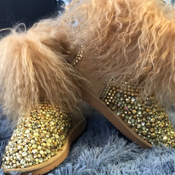 Custom Rhinestone Fur Bearpaw Boots! - Picture 3 of 8